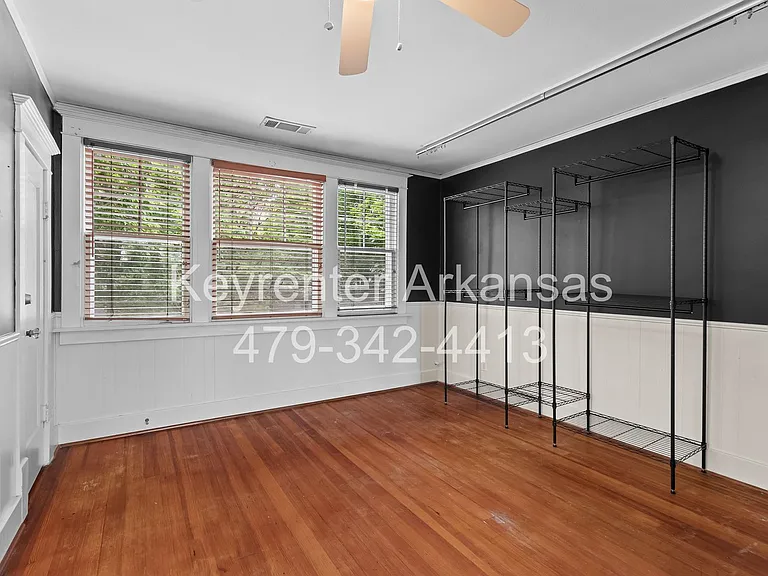 255 W Lawson St — Photo 20