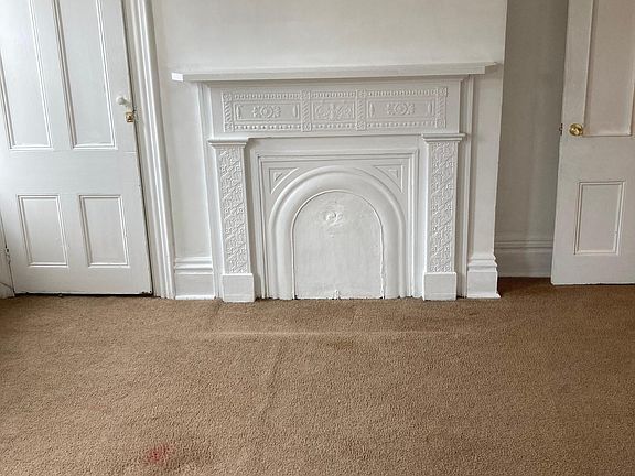 4th image of 1810 Locust St