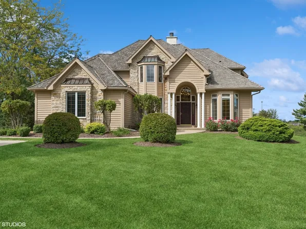 1526 Eagle Ridge Dr, Antioch, IL 60002