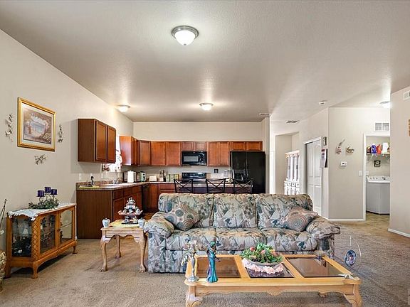 3rd image of 3319 Fox Den Ct