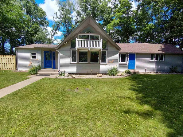 301 Twin Oaks Dr, Middlebury, IN 46540