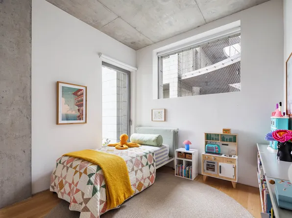 450 Warren Street image 8 of 19