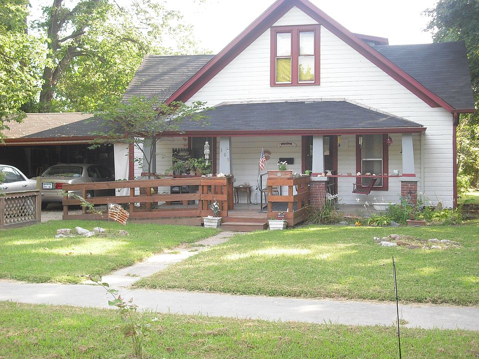 1st image of 305 E 1st St