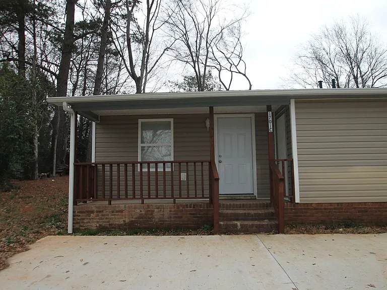 1701 Springdale Rd #C — Photo 2