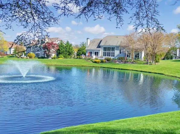 17 Pembroke Drive, Glen Cove, NY 11542