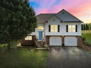 15 Taylor Ridge Ct, Johnson City, TN 37601