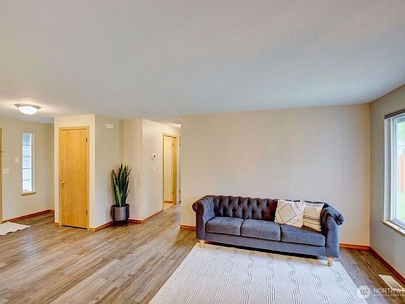 3rd image of 2416 N 25th Place