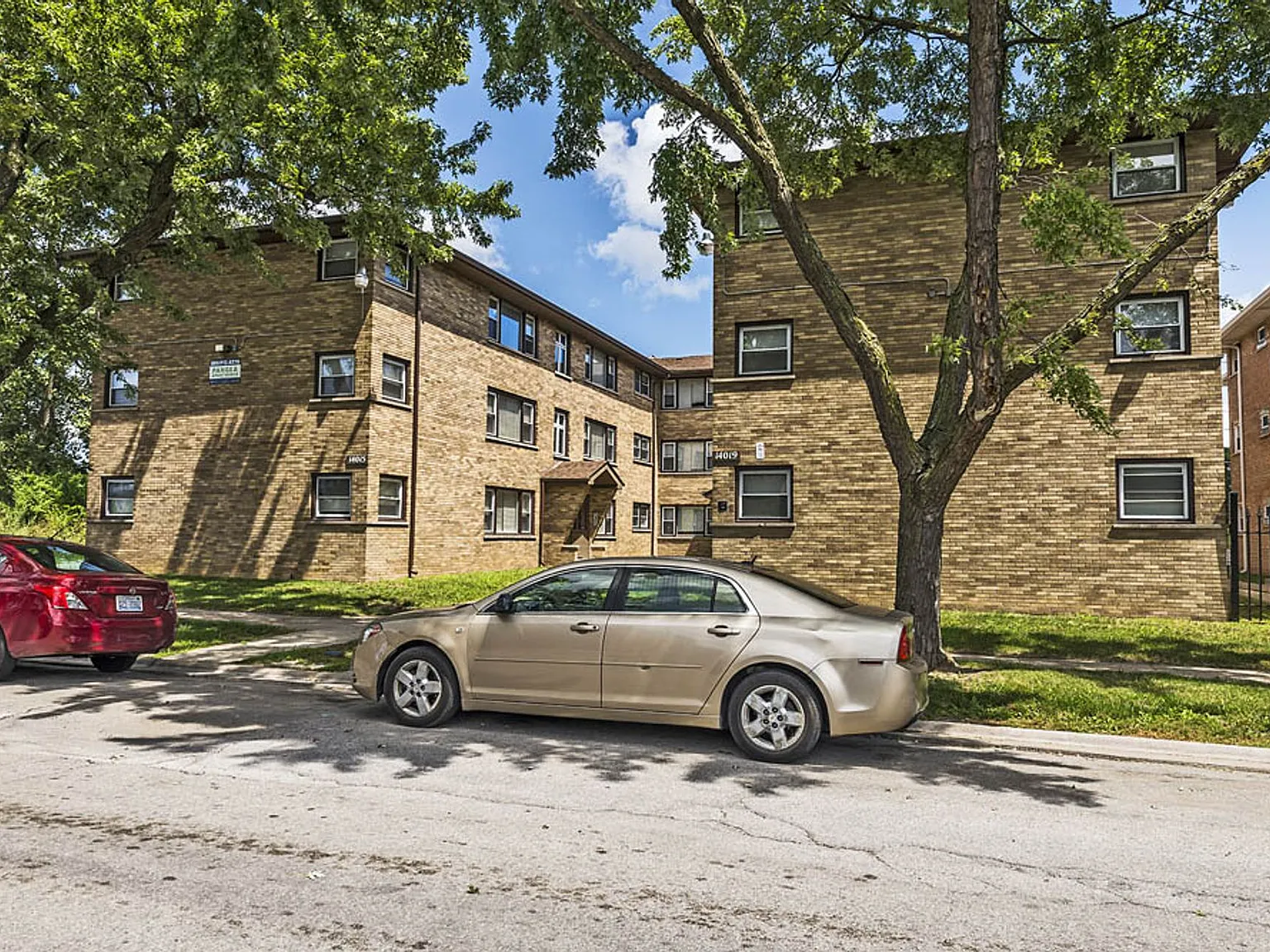 14015 S Tracy — Photo 3