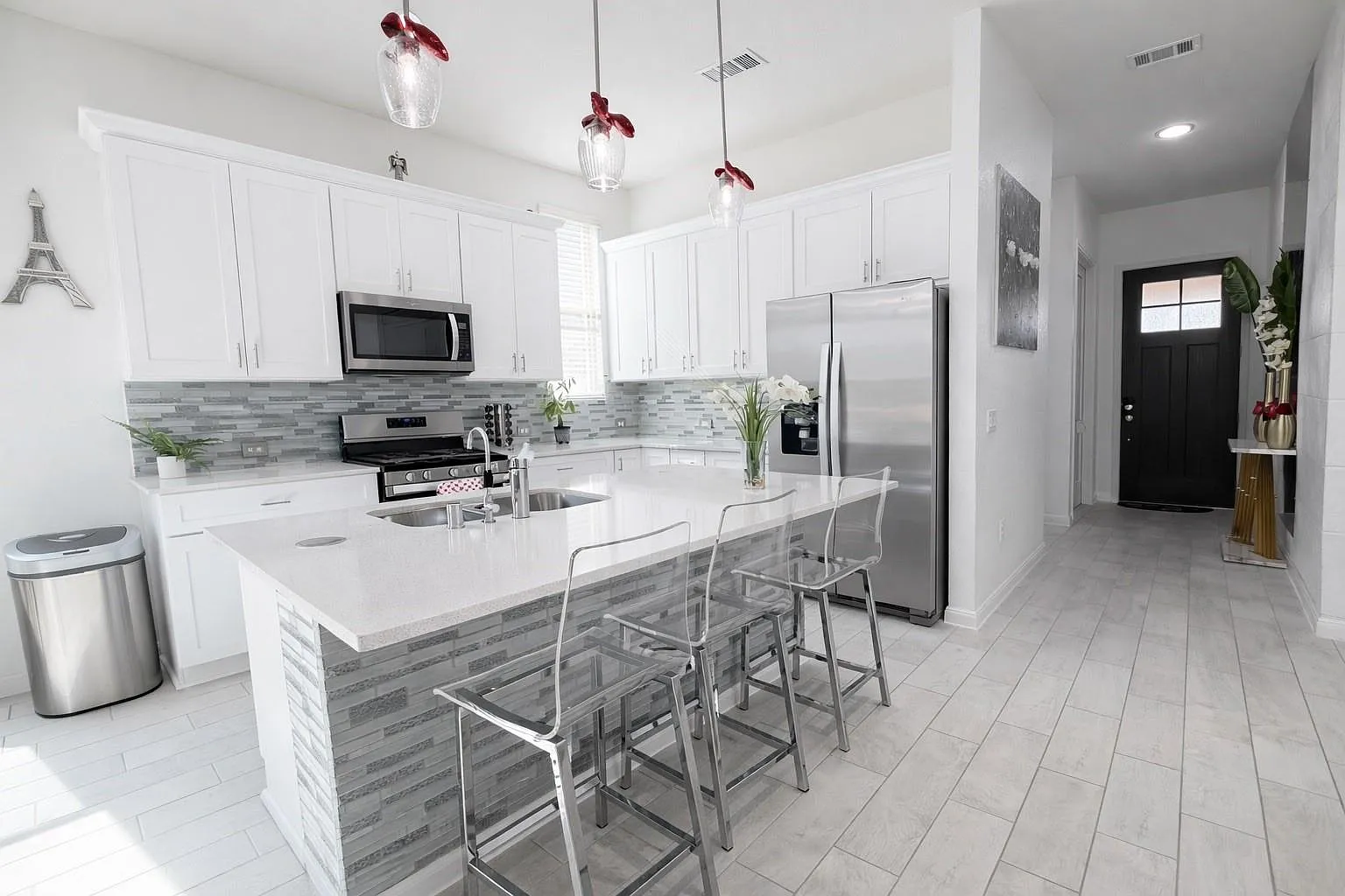 4 bed, 3.5 bath, 2841 sqft, $3,600 — Photo 4