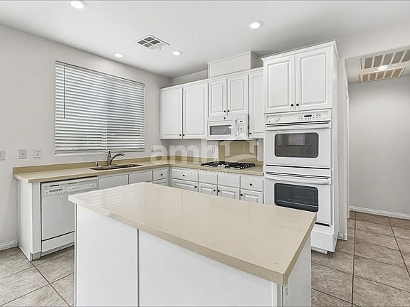 3rd image of 10432 Wellington Manor Ave