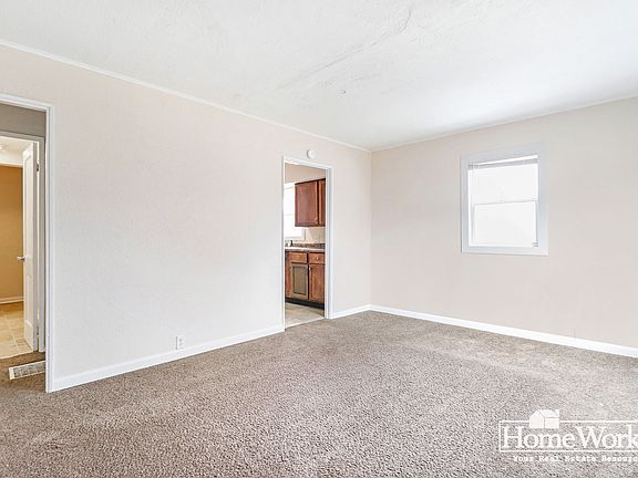 2nd image of 109 N Kaley St