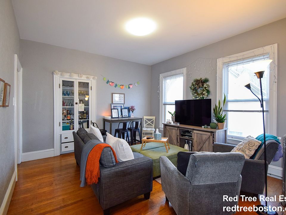 1st image of 85 Surrey St #2