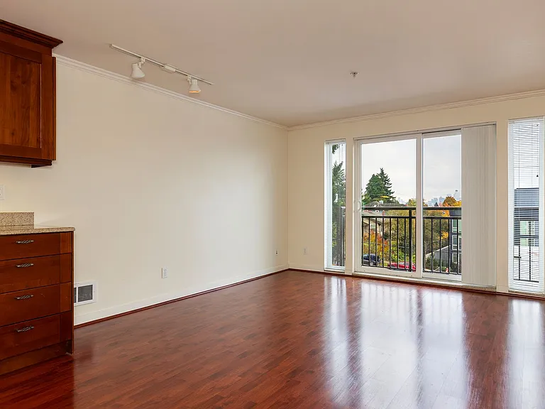 Howard Park Apartments — Photo 36