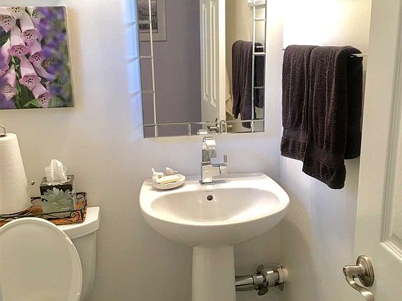 4th image of 165 Sterling Pl