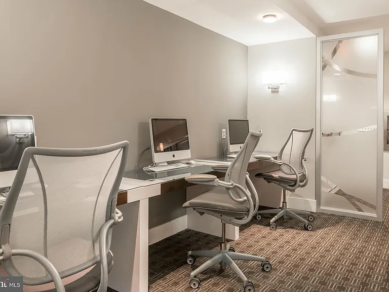 525 N Fayette St #420 — Photo 28