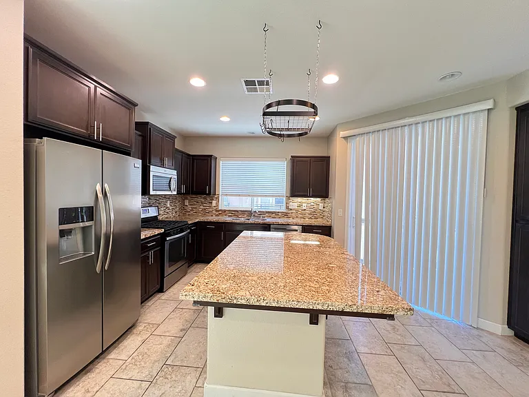 786 Cannery Pl — Photo 1