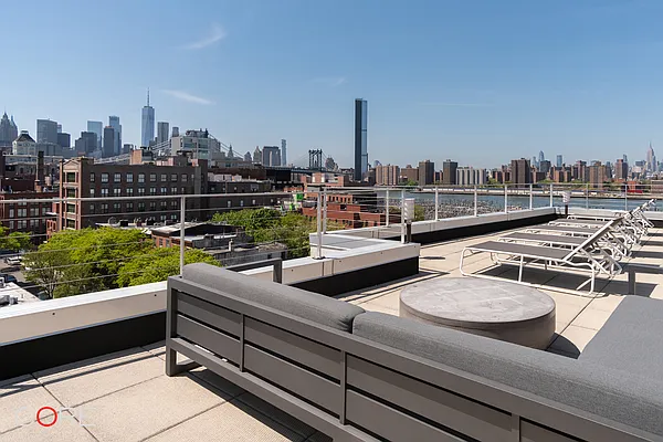 Rented by CORE | media 9