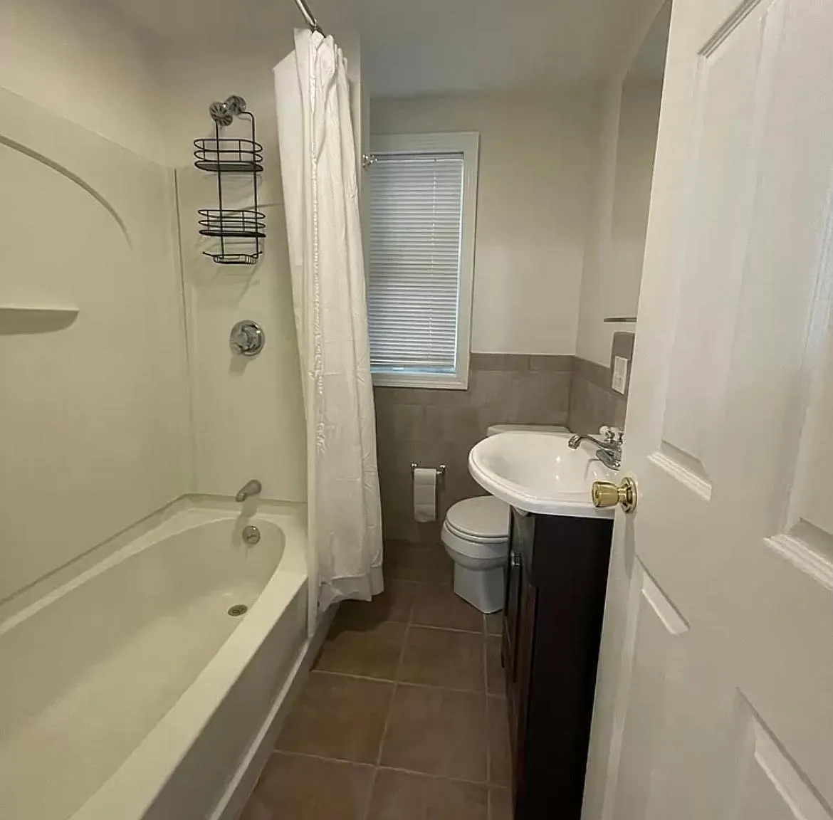 1 bed, 700 sqft, $1,950 — Photo 4