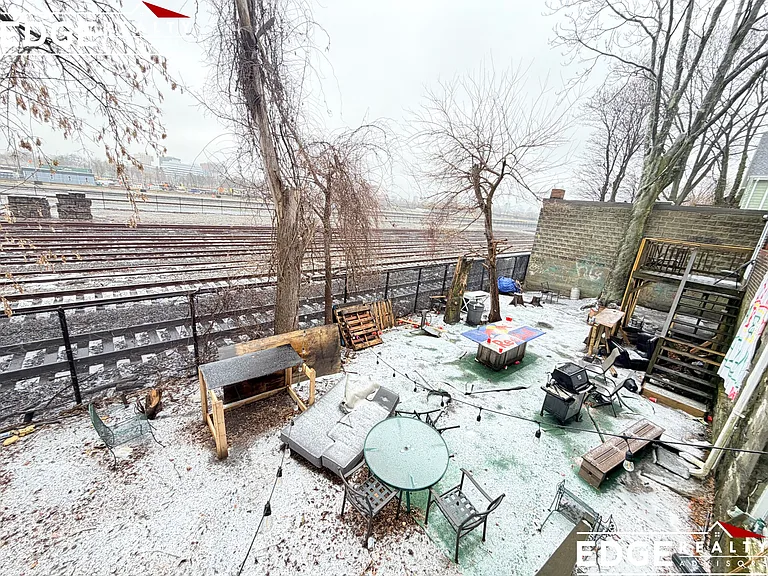 28 Wadsworth St — Photo 4