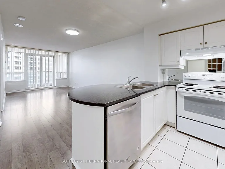 2 Rean Dr #1310 — Photo 3