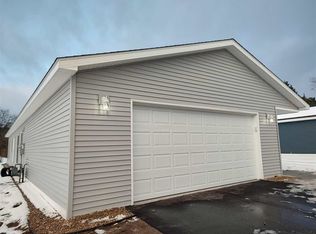 12399 Boyne City Rd, Charlevoix, MI 49720