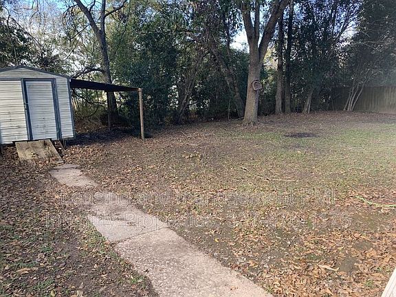 2nd image of 110 Canary Ln