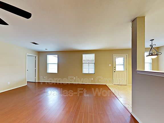 3rd image of 2815 Prairie Ct
