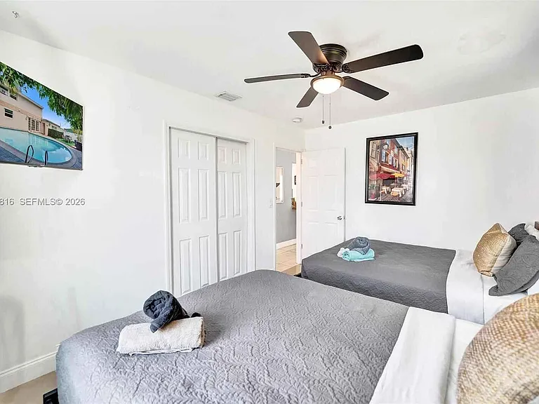 712 SW 7th Ter — Photo 25