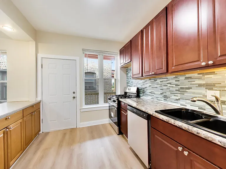 2235 N Kedzie Blvd #3 — Photo 10