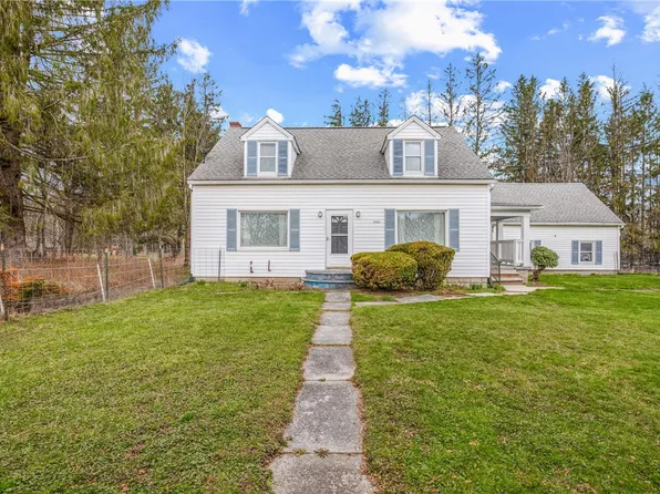 4945 Clear Shade Dr, Windber, PA 15963