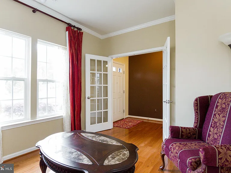 46 Bismark Dr — Photo 4