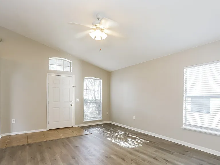 17031 Ongar Ct — Photo 3
