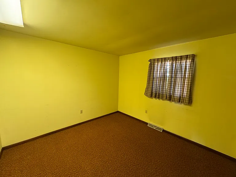 1136 Lexington Rd — Photo 6