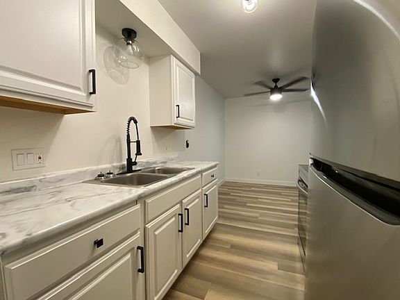 3rd image of 920 Grand Ave APT 6