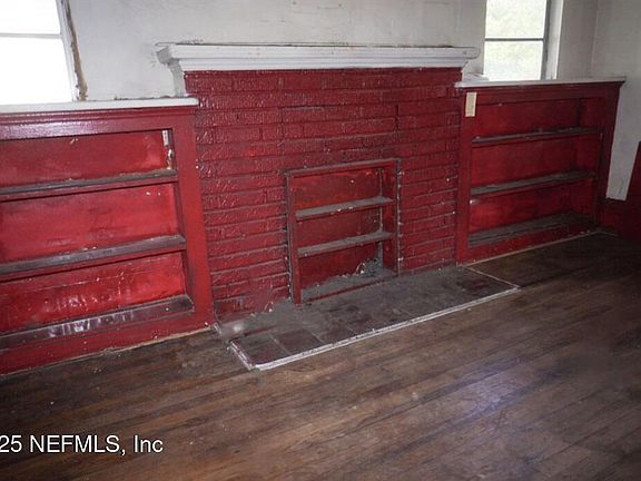 3rd image of 548 W 19TH Street