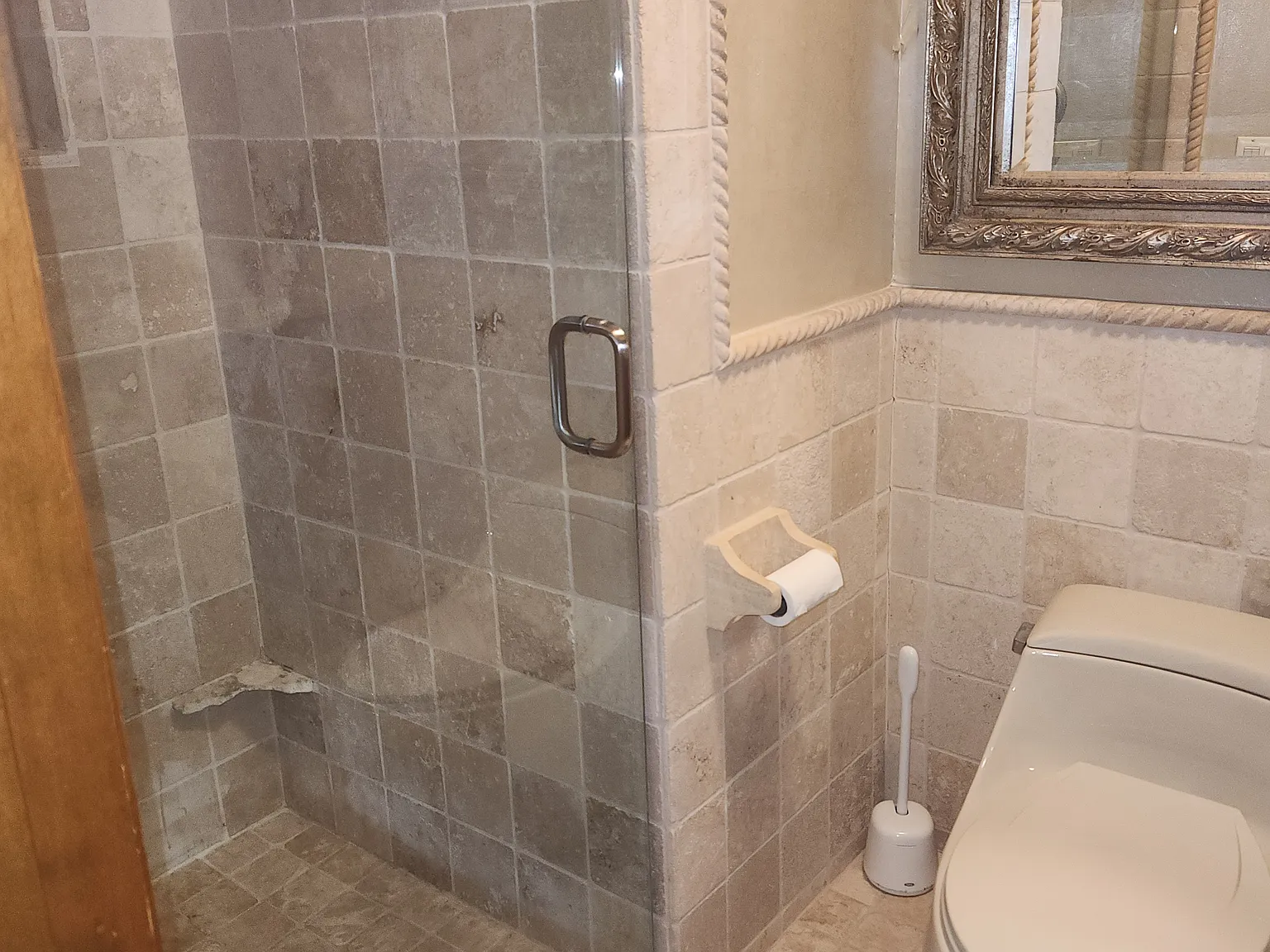 4 bed, 2.5 bath, 2600 sqft, $3,700 — Photo 3