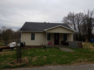 1512 Gravel St, Cassville, MO 65625