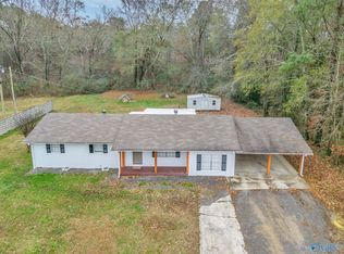 222 Airport Rd SW, Hartselle, AL 35640