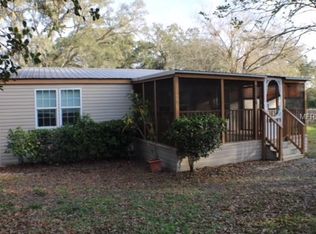 2734 Sawmill Rd, Plant City, FL 33567