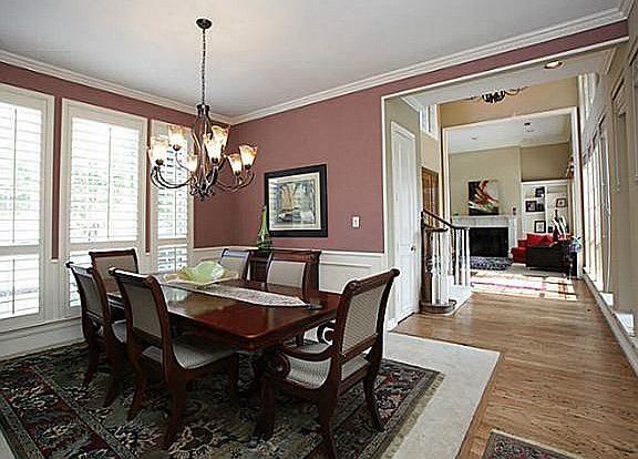 5th image of 2901 Amesbury Dr