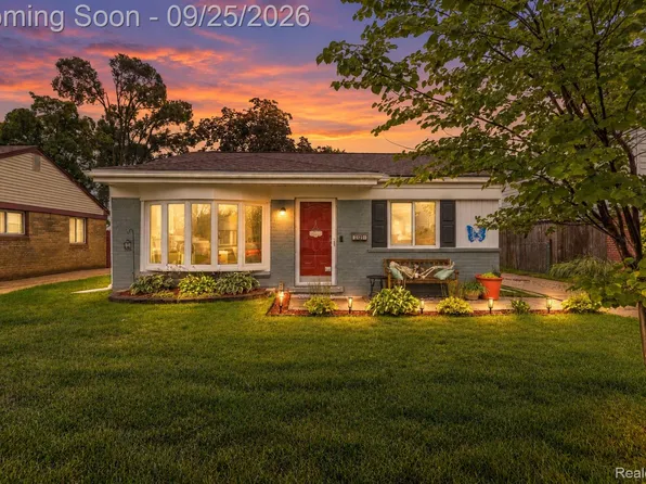 31231 Fernwood St, Westland, MI 48186