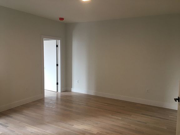 4th image of 565 Bergen Ave APT 41