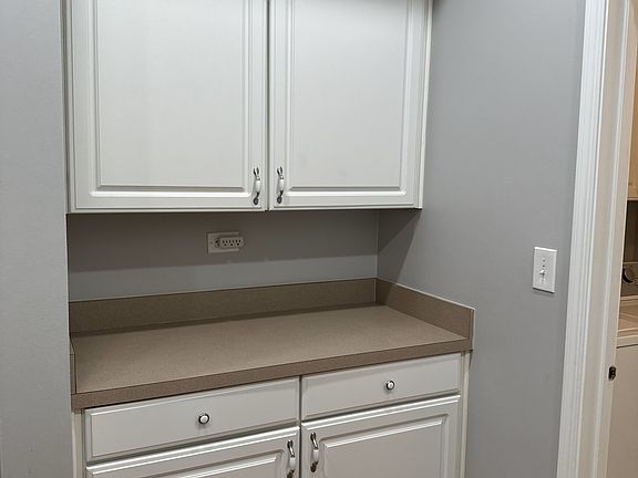 5th image of 2906 Kentshire Cir