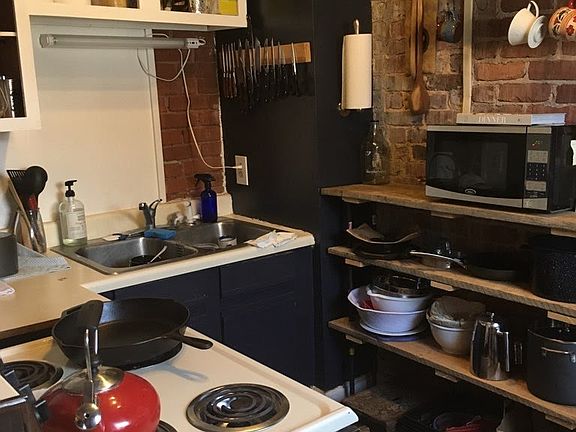 3rd image of 603 Lindsay St APT 4