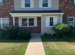 19604 Aqueduct Ct, Northville, MI 48167