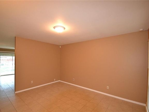 5th image of 1804 Fairfield Dr