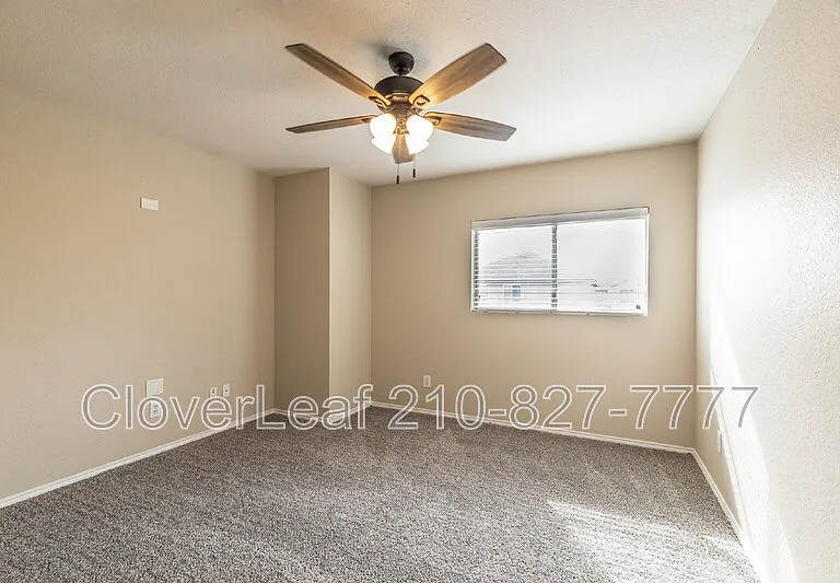 24710 Hickory Mdw — Photo 35