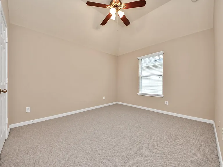 24122 Haywards Crossing Ln — Photo 37
