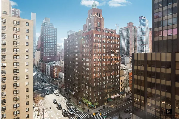 Sold by R New York | media 46