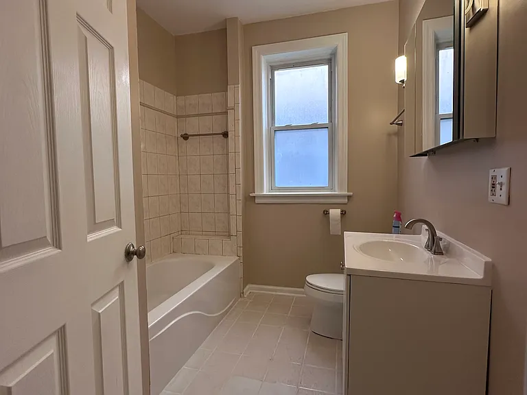8045 S Champlain Ave #1 — Photo 7